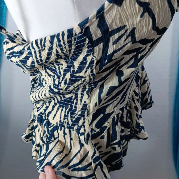 NWOT Patrons Of Peace Size M Summer Cut-Out Tank Top Keyhole Neckline Smocked - Picture 8 of 8